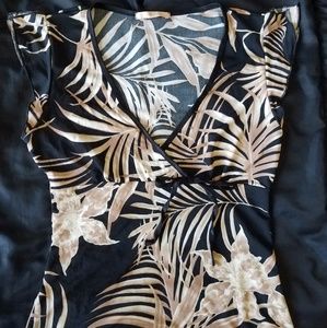 Ruffle short sleeve shirt